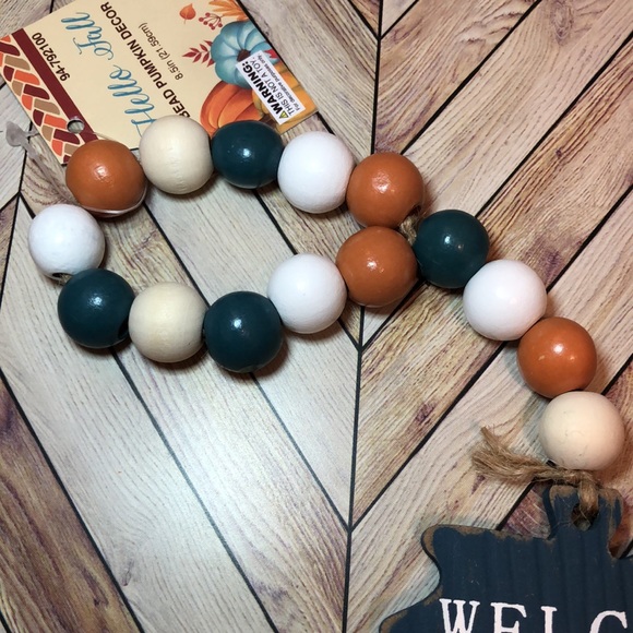 Leaf Shaped “Welcome Fall” Wooden Rustic Farmhouse Beaded Hanging Decor Accent - Picture 3 of 6